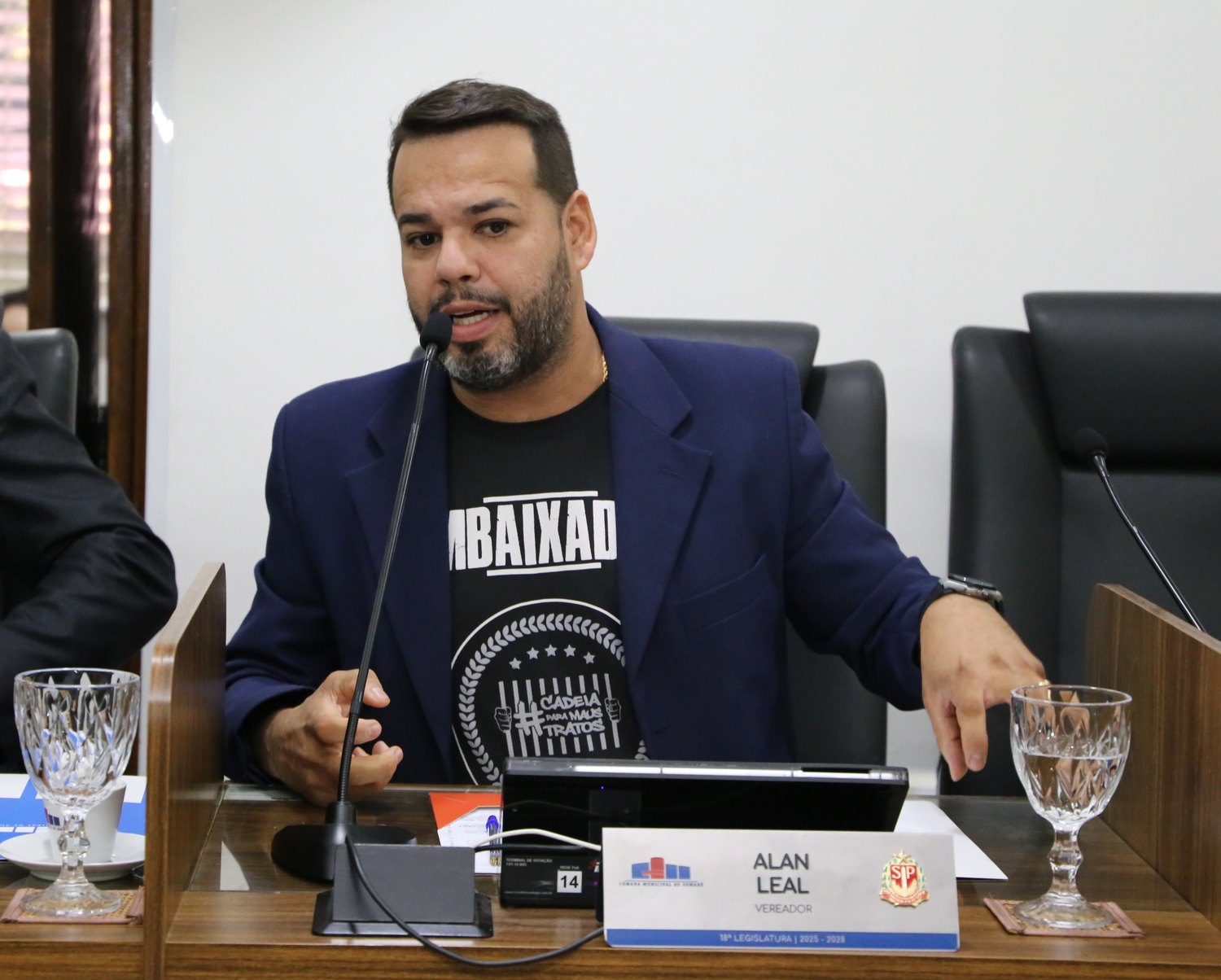 Alan Leal na tribuna da Câmara de Sumaré